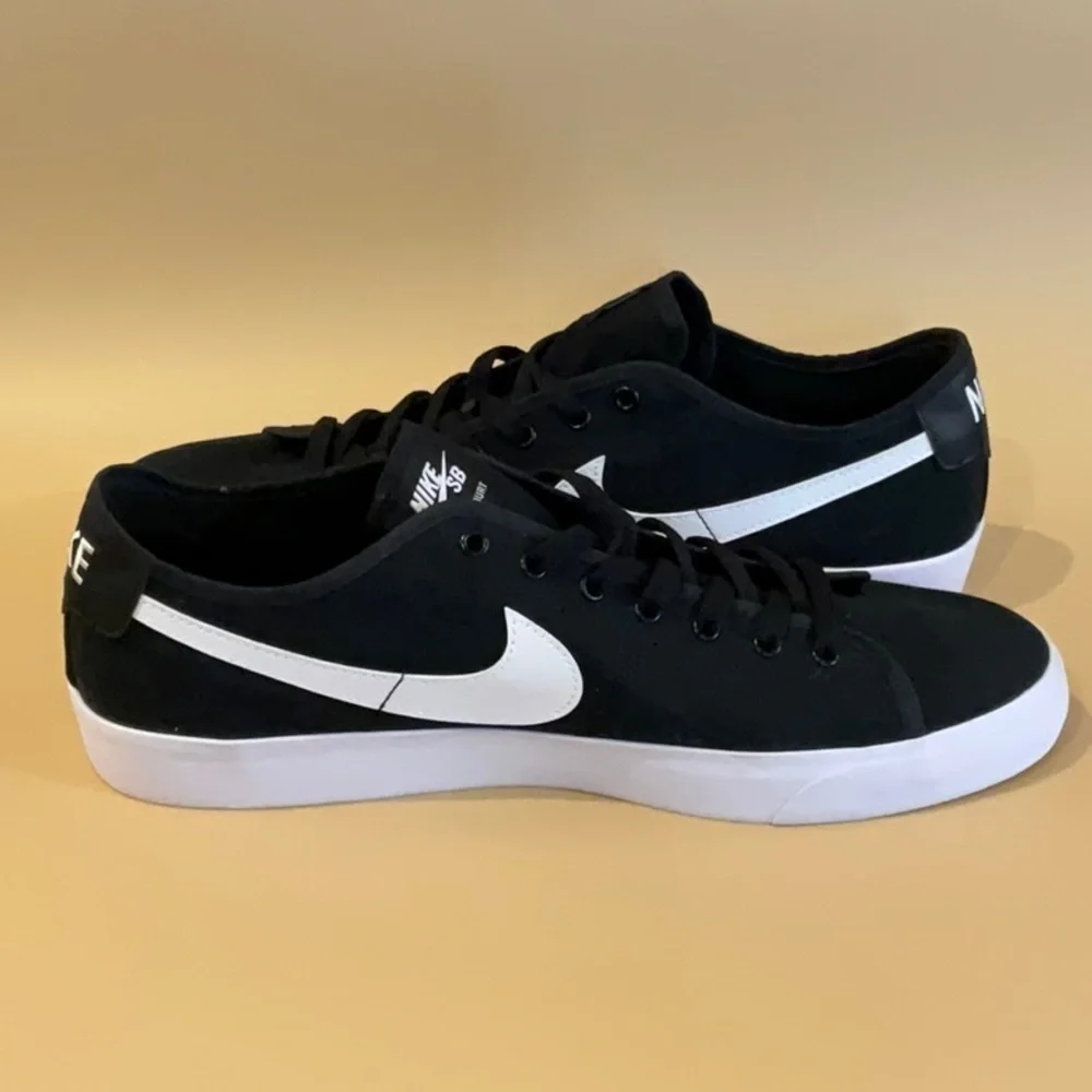 Nike SB BLZR Court Skateboarding Shoes Size 11 Blazer CV1658-002